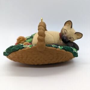 1996 Cat Naps Hallmark Collector Christmas Ornament Siamese Holly Basket Signed